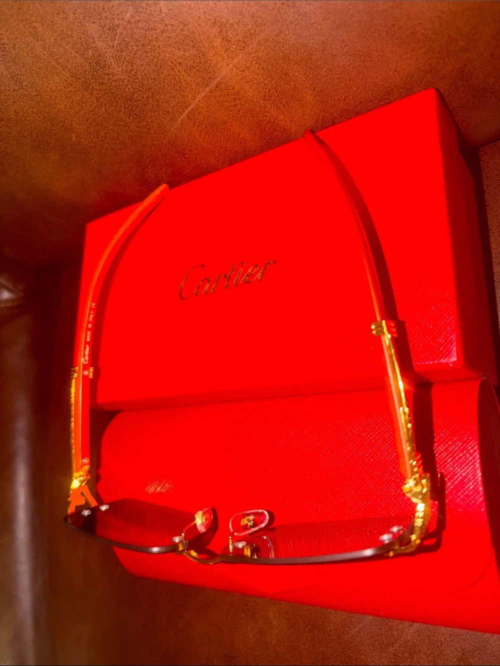 🆕 🕶️ unisex Cartier sunglasses & case & box